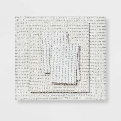 Solid Microfiber Comforter & Sheets Set - Room Essentials™ 5 Solid Microfiber Comforter & Sheets Set - Room Essentials™ - Image 5