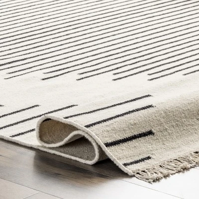 NuLOOM Delora Bohemian Wool Blend Tasseled Area Rug 3 NuLOOM Delora Bohemian Wool Blend Tasseled Area Rug - Image 3