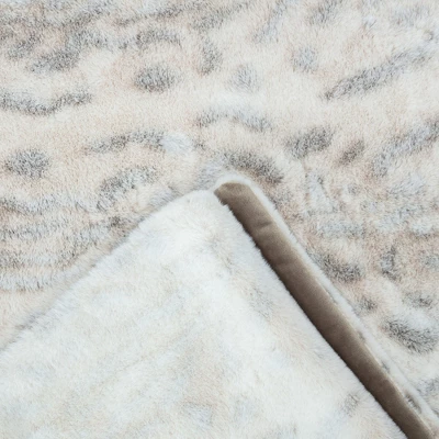 Chanasya Faux Fur Snow Leopard Throw Blanket With Minky Reverse - 50" X 65” 5 Chanasya Faux Fur Snow Leopard Throw Blanket With Minky Reverse - 50" X 65” - Image 5
