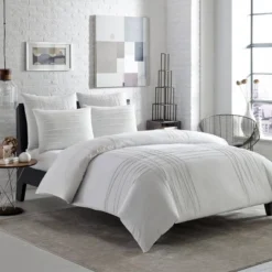 Variegated Pleats Duvet Cover Set - White - City Scene®
