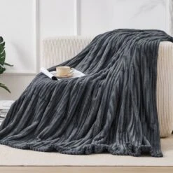 Hyleory CozyFluff Flannel Throw Blanket - Ultra-Soft, Warm & Lightweight With 4 Sizes 22 Hyleory CozyFluff Flannel Throw Blanket - Ultra-Soft, Warm & Lightweight With 4 Sizes -Bedding Discounts GUEST 5ec298ba f869 4416 bc18 f78b103f2deb
