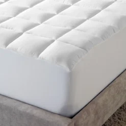 Hotel Laundry Queen Overfilled Waterproof Mattress Pad: Machine Washable, Fits Up To 22" Depth, Tumble Dry
