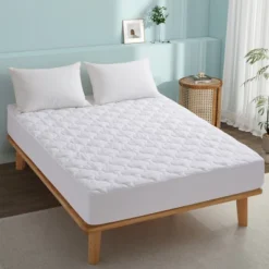 Peace Nest Clover Quilted Moisture-Wicking Mattress Pad, Twin