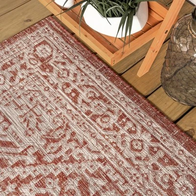 Sinjuri Medallion Textured Weave Indoor/Outdoor Area Rug - JONATHAN Y 3 Sinjuri Medallion Textured Weave Indoor/Outdoor Area Rug - JONATHAN Y - Image 3