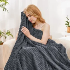 Hyleory CozyFluff Flannel Throw Blanket - Ultra-Soft, Warm & Lightweight With 4 Sizes 20 Hyleory CozyFluff Flannel Throw Blanket - Ultra-Soft, Warm & Lightweight With 4 Sizes -Bedding Discounts GUEST a93bb02c 27a9 4e78 be70 dcbf60986cba