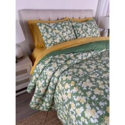BrylaneHome BH Studio Scalloped Hem Bedspread