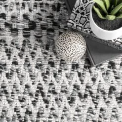 NuLOOM Natosha Indoor/Outdoor Chevron Striped Area Rug -Bedding Discounts GUEST c7d56763 a5e2 4385 b8f8 4debc0a323eb