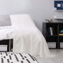 PiccoCasa New Luxury Leaves Fulls Fleece Warm Large Sofa Throw Blankets -Bedding Discounts GUEST e1198f2d 3f9d 4e60 ad5e ad9cc7c7094b