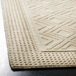 Teresita Geometric Woven Rug - Safavieh